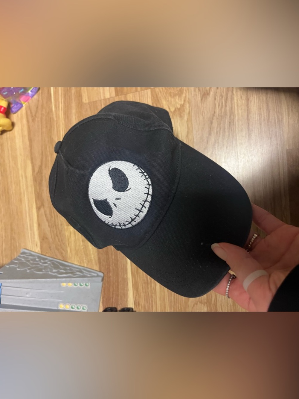 Disney Black Hat with White Jack Skellington Patch. Adulte one size
